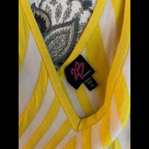 Yellow and white pattern dress - Picture 3 of 5